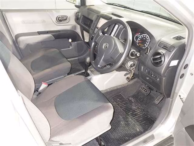 Nissan AD