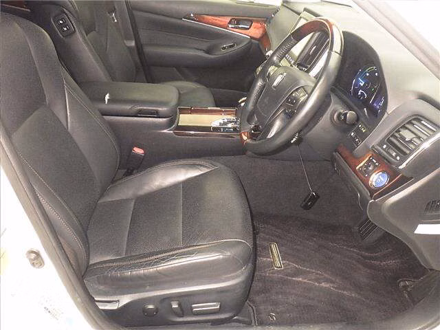 Toyota Crown Majesta