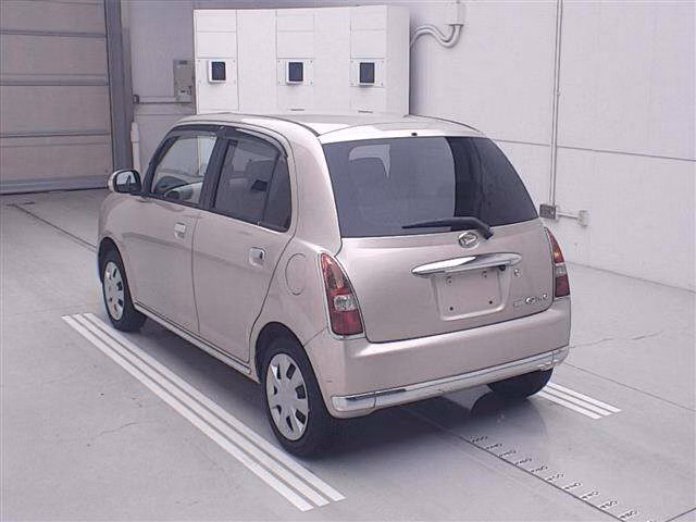 Daihatsu Mira Gino