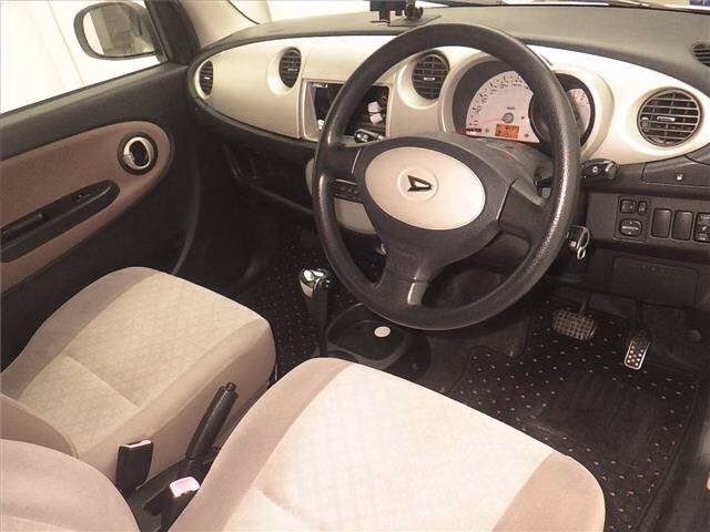 Daihatsu Mira Gino