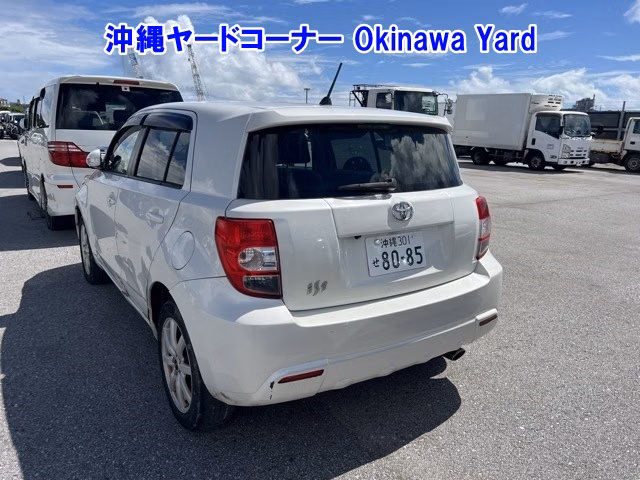 TOYOTA IST