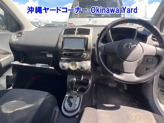 TOYOTA IST