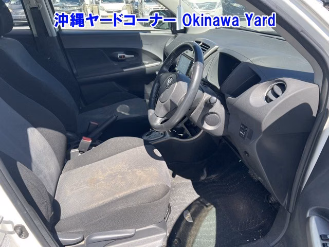 TOYOTA IST