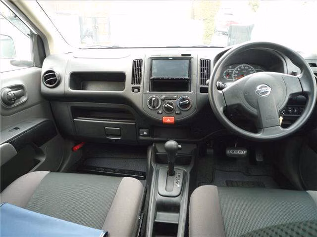 Nissan AD