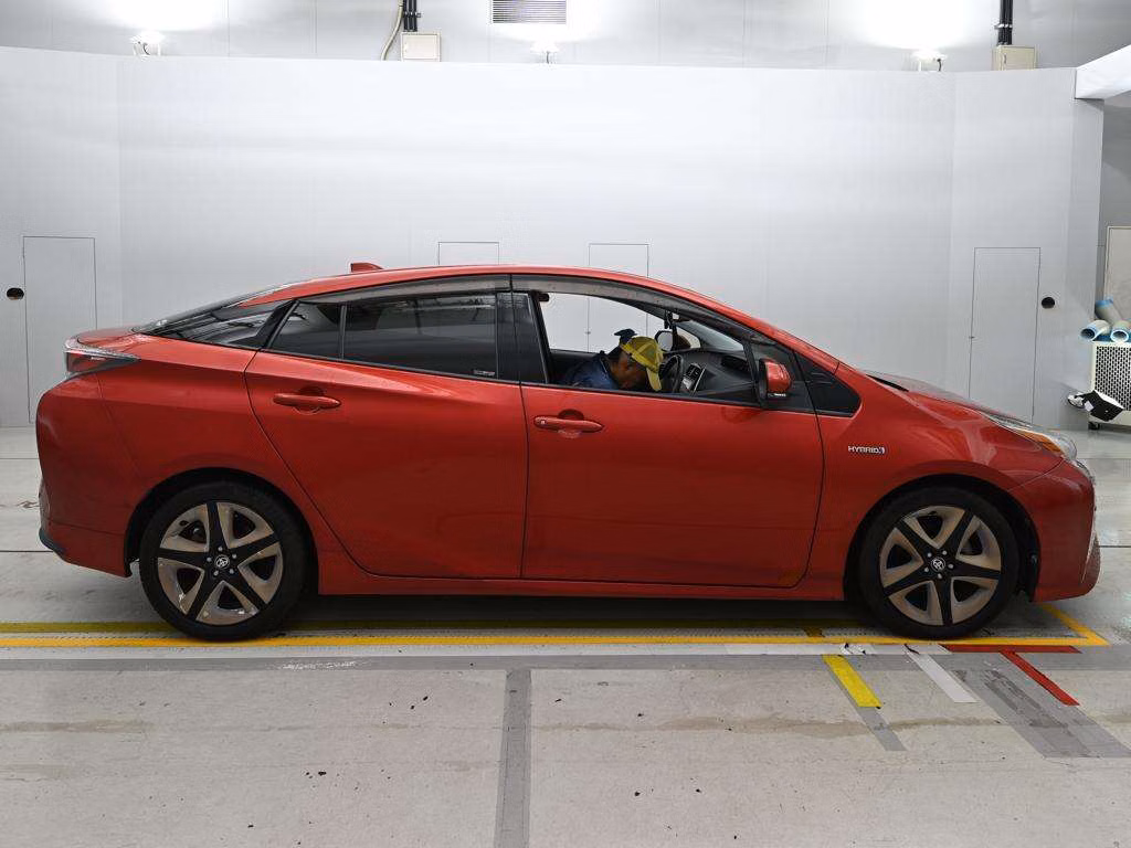 TOYOTA PRIUS