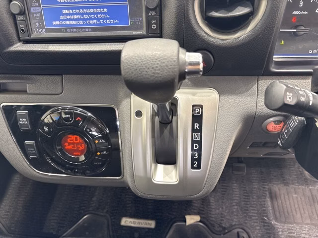 NISSAN NV350 CARAVAN