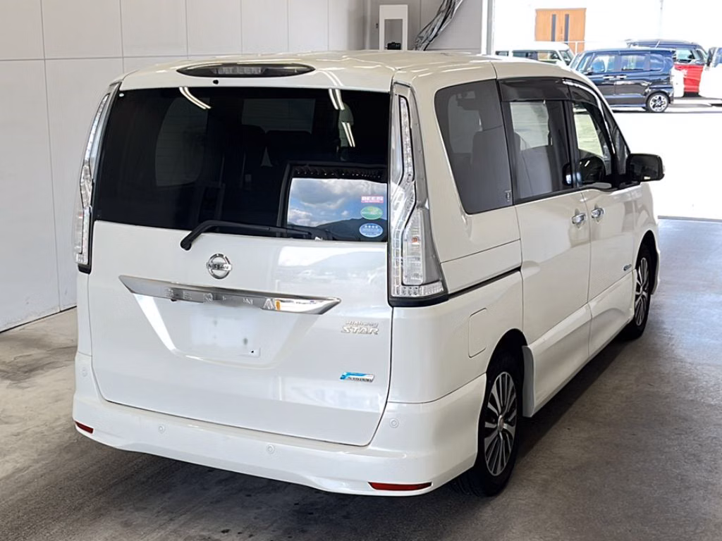 NISSAN SERENA