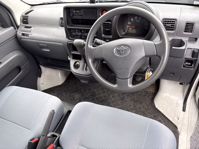 TOYOTA PIXIS VAN