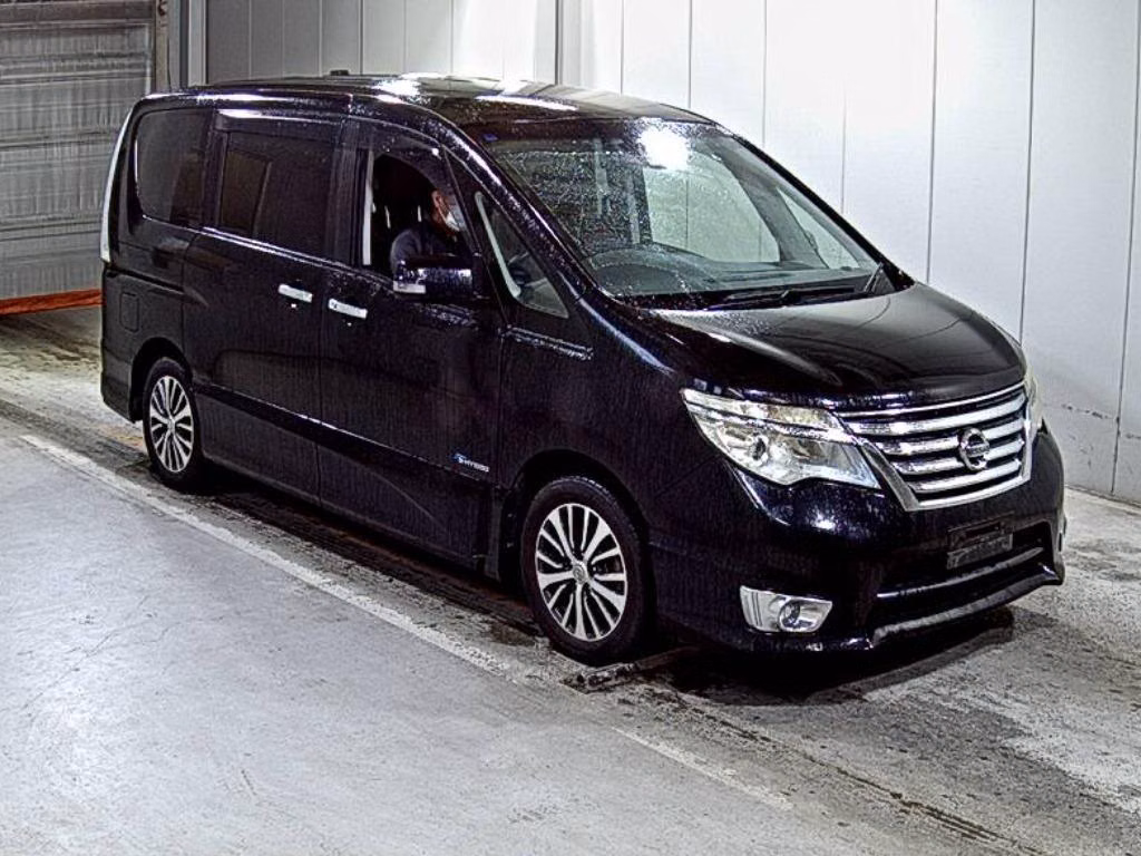 NISSAN SERENA