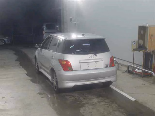 TOYOTA IST