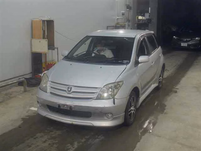 TOYOTA IST