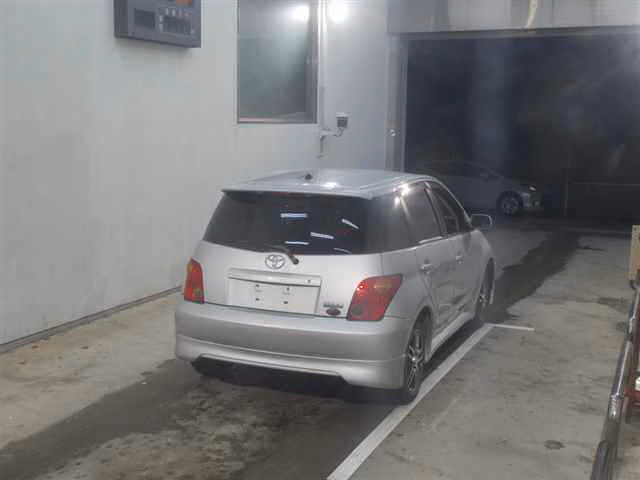 TOYOTA IST