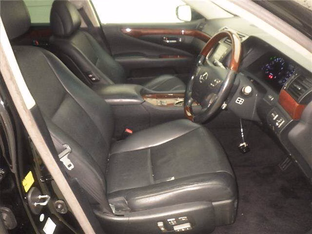 Lexus LS460