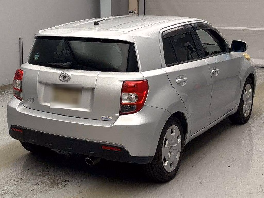 TOYOTA IST