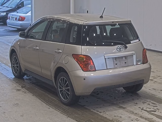 TOYOTA IST