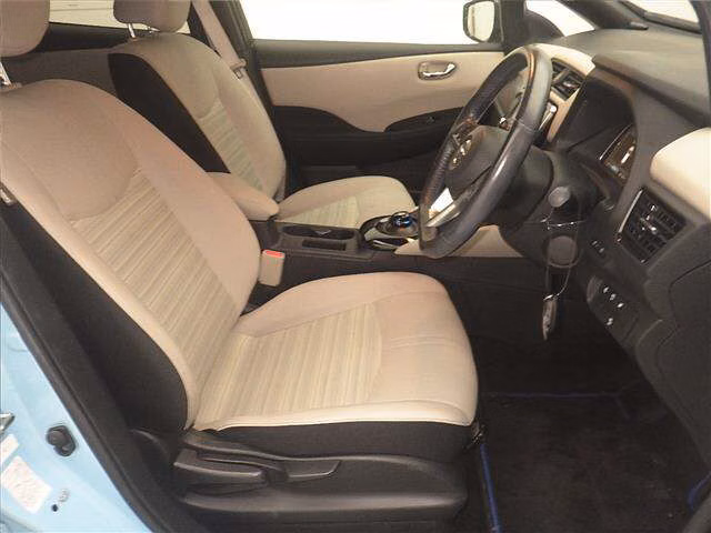 NISSAN LEAF