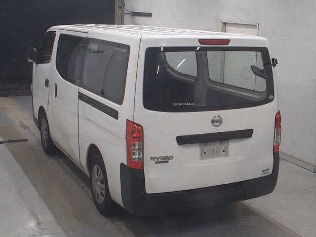 NISSAN NV350 CARAVAN
