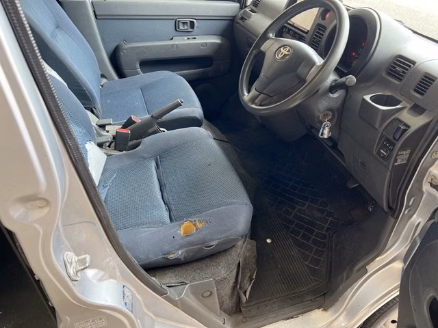TOYOTA PIXIS VAN
