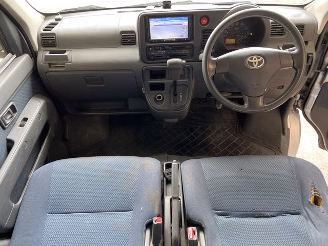 TOYOTA PIXIS VAN