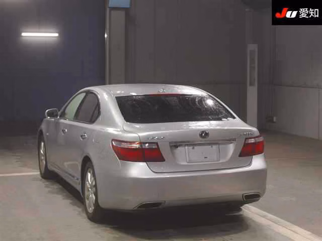 Lexus LS600h