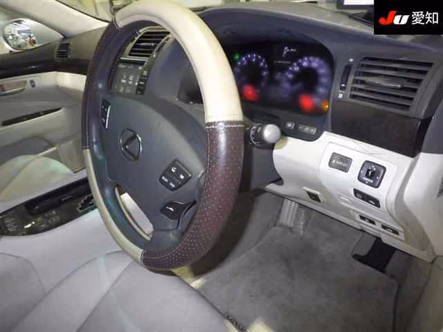 Lexus LS600h