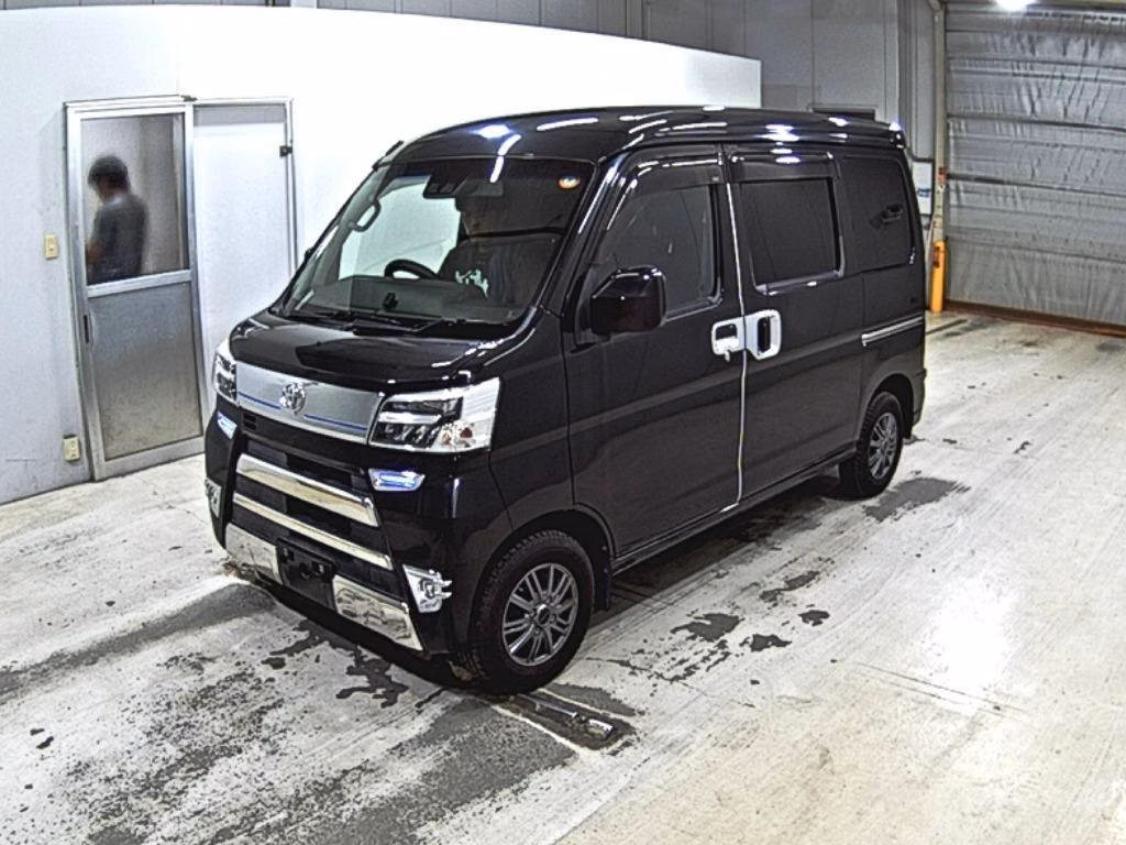 TOYOTA PIXIS VAN
