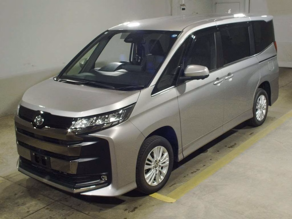 TOYOTA NOAH