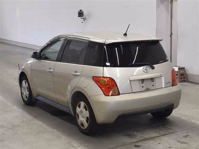 TOYOTA IST