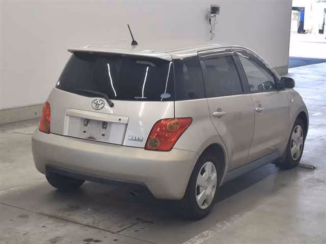 TOYOTA IST