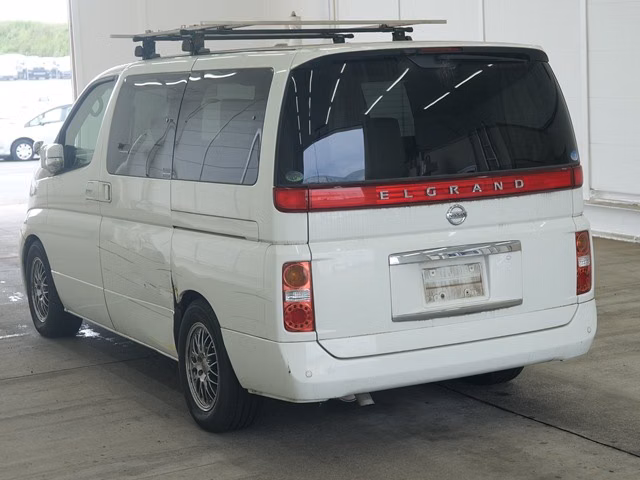 NISSAN ELGRAND