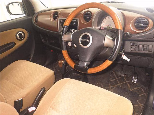 Daihatsu Mira Gino
