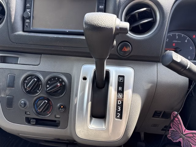 NISSAN NV350 CARAVAN