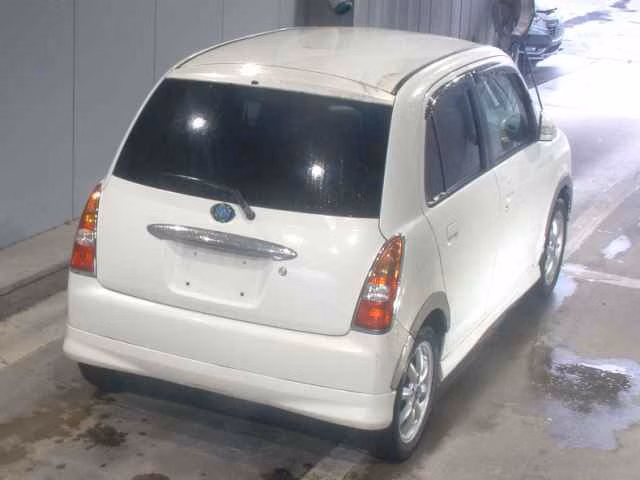 Daihatsu Mira Gino