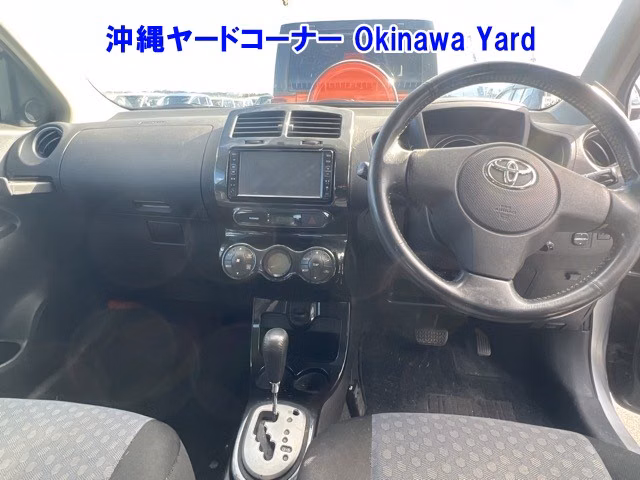 TOYOTA IST