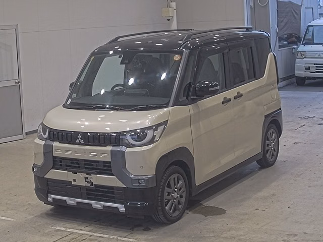 Mitsubishi Delica Mini