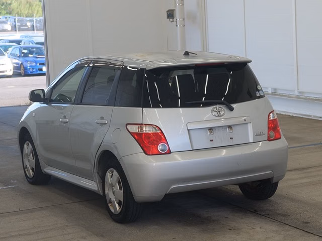 TOYOTA IST