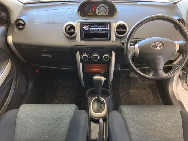 TOYOTA IST