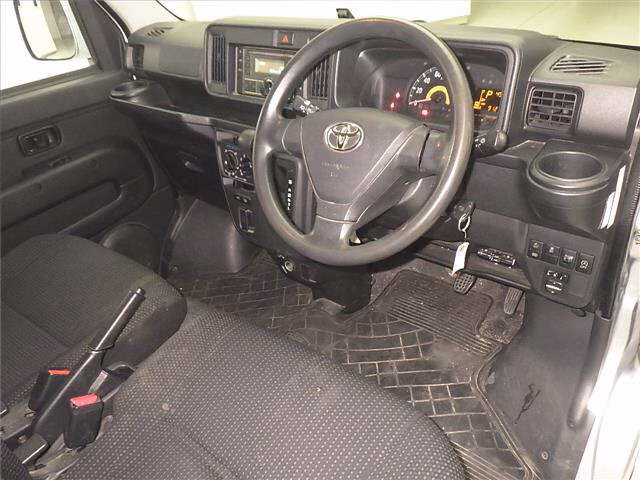 TOYOTA PIXIS VAN