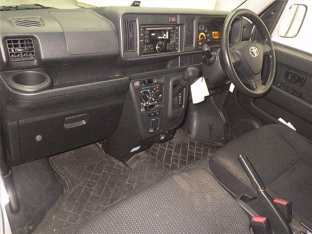 TOYOTA PIXIS VAN
