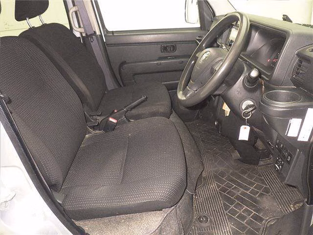 TOYOTA PIXIS VAN