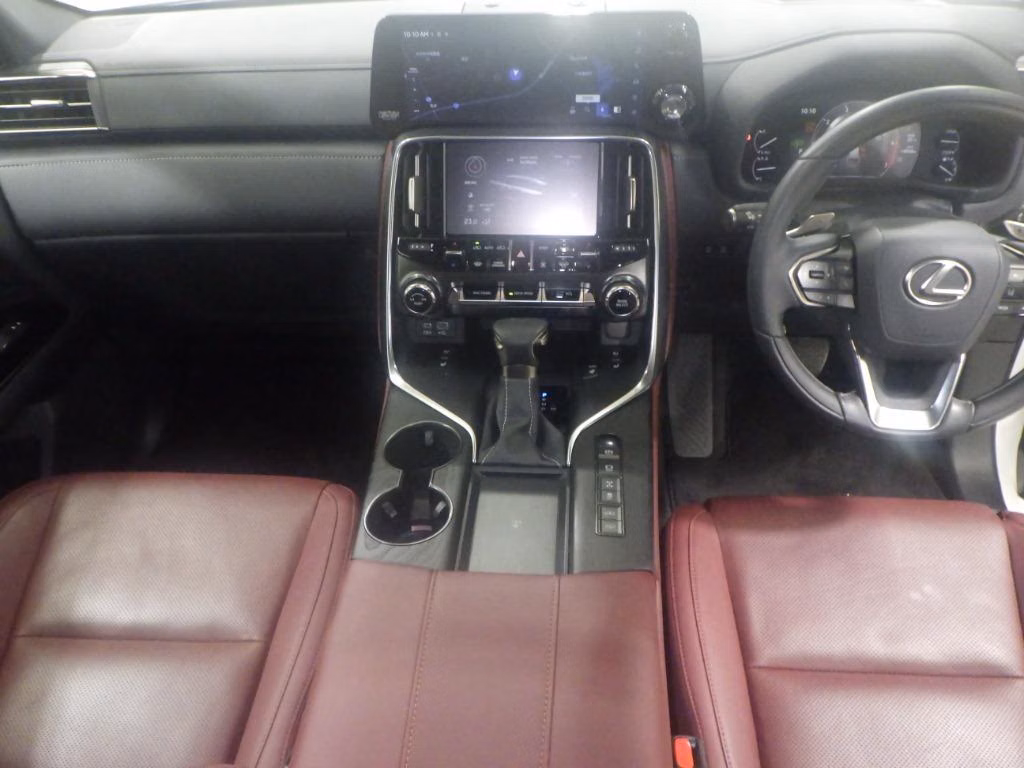 Lexus LX600