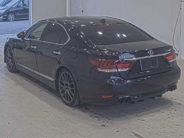 Lexus LS460