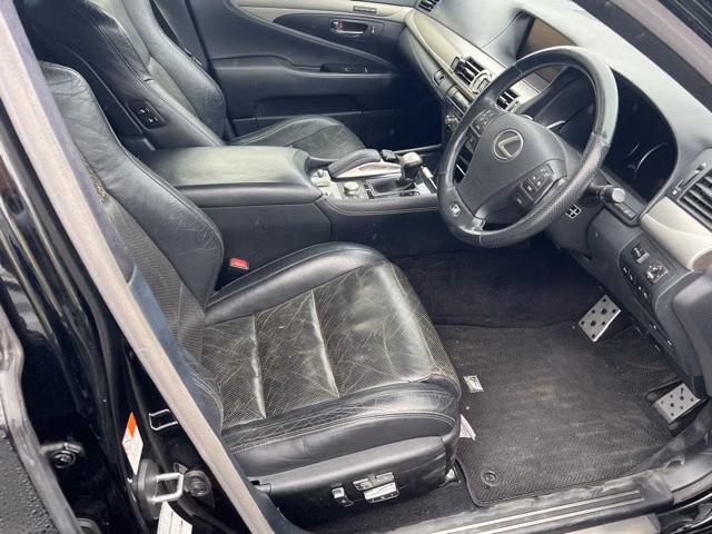 Lexus LS460