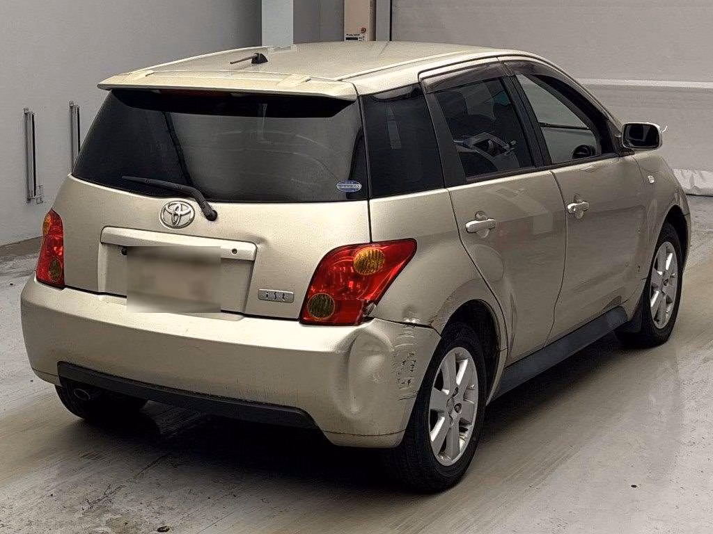 TOYOTA IST