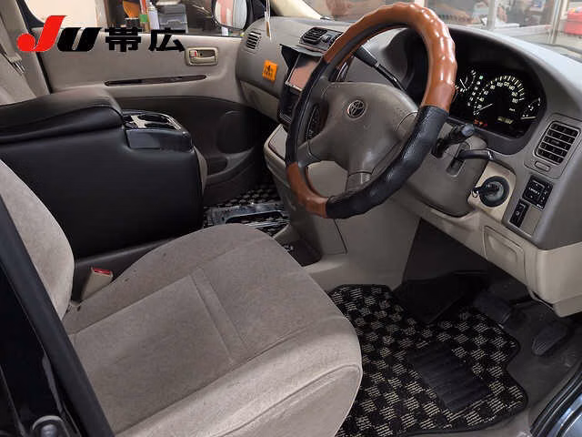 Toyota Grand Hiace