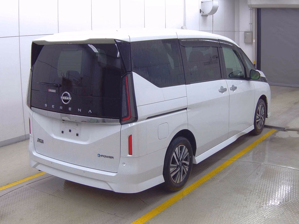 NISSAN SERENA