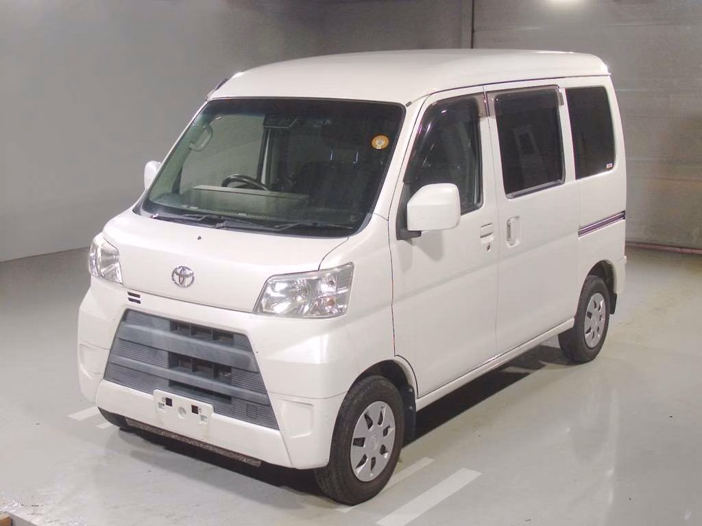 TOYOTA PIXIS VAN