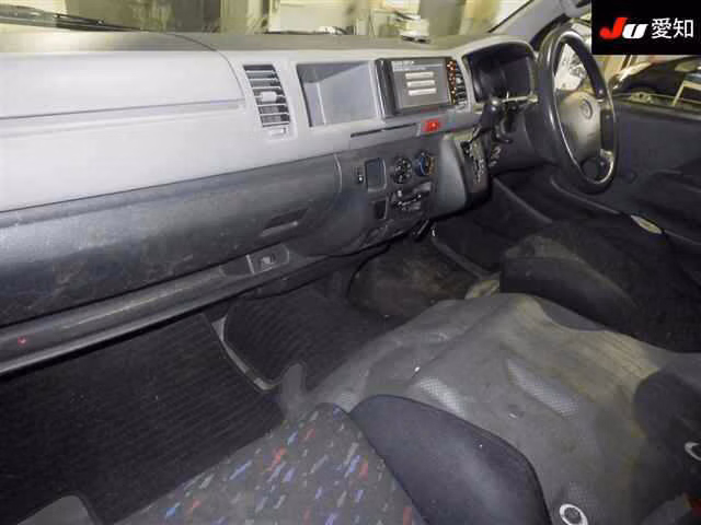 TOYOTA REGIUS ACE