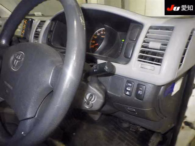 TOYOTA REGIUS ACE