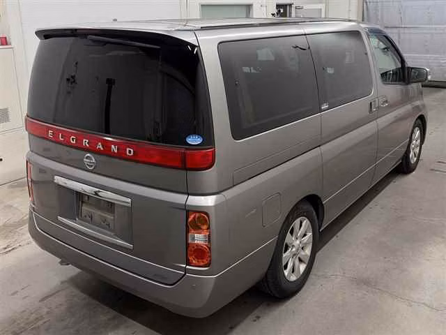 NISSAN ELGRAND
